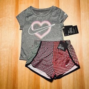 Nike Toddler Girls T-shirt and Shorts Set